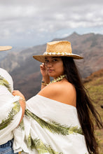 Load image into Gallery viewer, Pareo - White Fern Lei